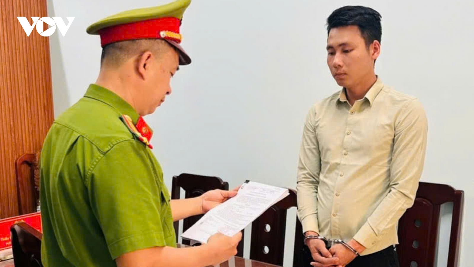 Bắt giam đối tượng bẻ khóa điện thoại, chiếm đoạt tiền trong tài khoản ngân hàng